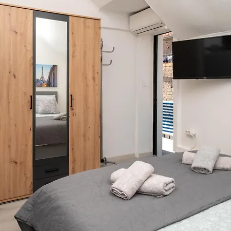 Sunshine Apartment *